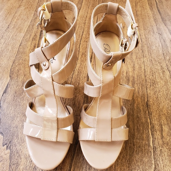 Heels - Picture 2 of 3